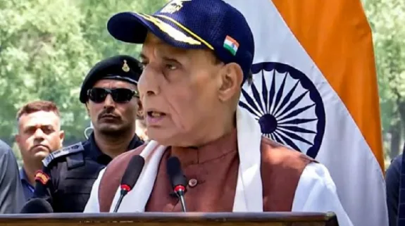 Rajnath Singh Reached Among The Soldiers In Srinagar : पाकिस्तान के परमाणु हथियारों को निगरानी में ले आईएईए, श्रीनगर में जवानों के बीच पहुंचकर बोले राजनाथ सिंह