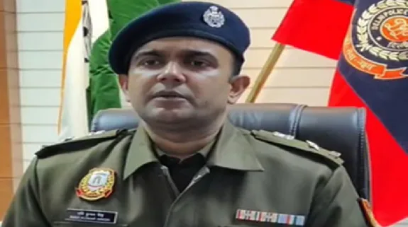 Action Against Bangladeshi Citizens Living Illegally : दिल्ली पुलिस ने अवैध रूप से रह रहे 47 बांग्लादेशियों को पकड़ा, 5 भारतीय एजेंट गिरफ्तार