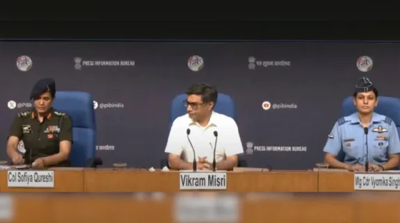 Operation Sindoor Press Conference : ऑपरेशन सिंदूर को कैसे दिया गया अंजाम, आतंकियों के कौन-कौन से ठिकाने किए ध्वस्त, कर्नल सोफिया कुरैशी और विंग कमांडर व्योमिका सिंह ने बताई पूरी डिटेल