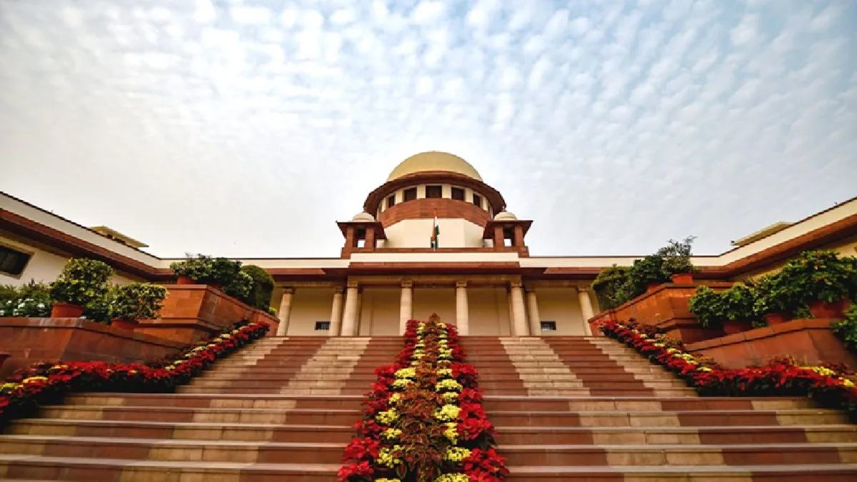 Supreme Court On Delhi Ridge: दिल्ली रिज इलाके में बिना मंजूरी पेड़ काटने पर सुप्रीम फैसला, जिम्मेदार अफसरों पर 25-25000 का जुर्माना, जानिए अदालत के आदेश में और क्या है खास?