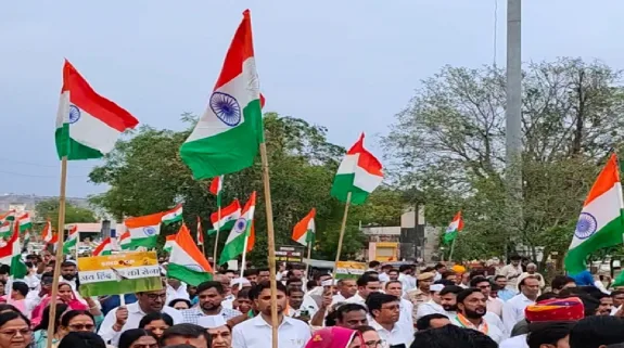 Tiranga Shaurya Samman Yatra : दिल्ली, हरियाणा समेत कई जगहों पर निकाली गई तिरंगा शौर्य सम्मान यात्रा, भारत माता और सेना की जय-जयकार