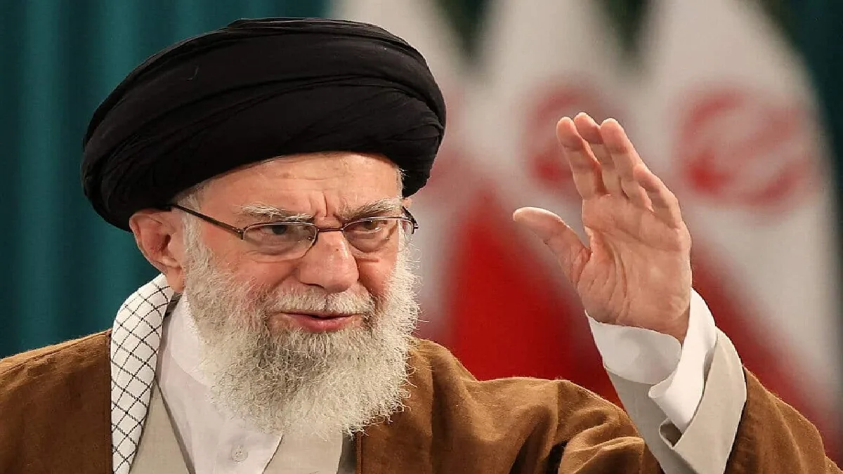 Iran Bans Mobile Phones Of Top Commanders: सीडीएस अली शादमानी की इजरायल के हमले में मौत के बाद ईरान सरकार का टॉप कमांडरों को आदेश, मोबाइल फोन न रखने को कहा