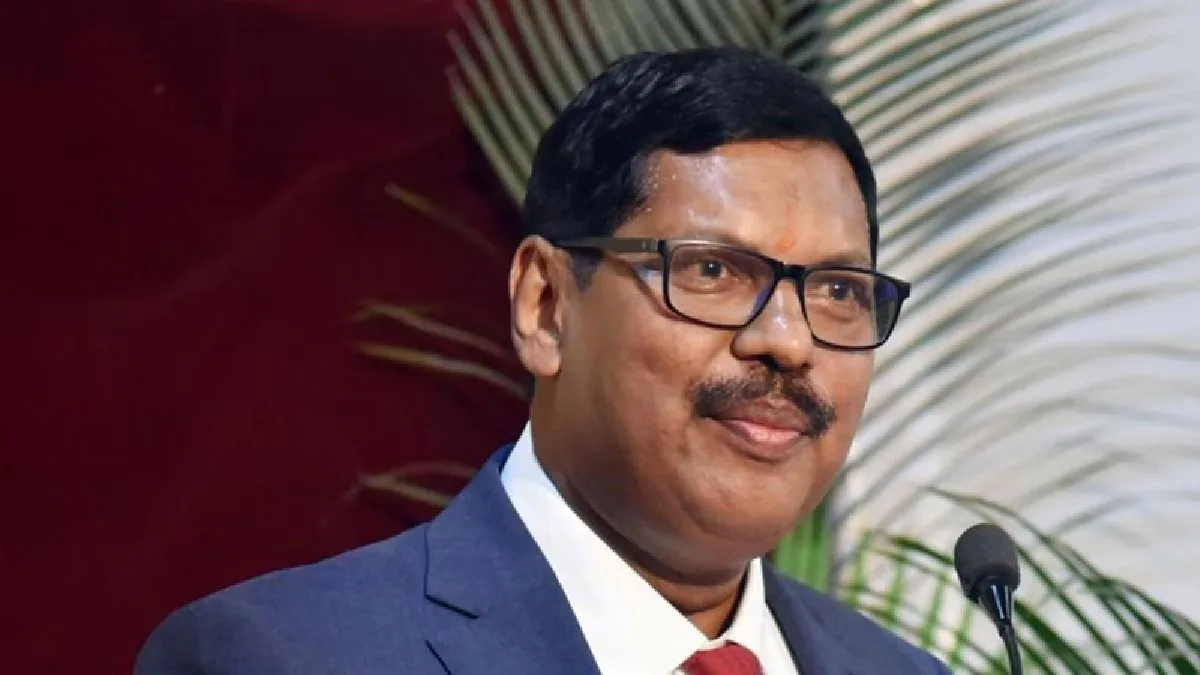 CJI BR Gavai At Round Table Conference : सुप्रीम कोर्ट के मुख्य न्यायाधीश बीआर गवई बोले, नेहरू और इंदिरा ने सीजेआई की नियुक्ति में की थी मनमानी
