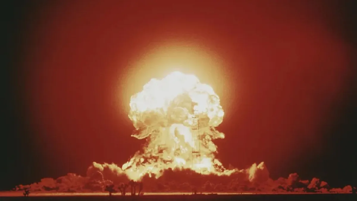 China Atomic Weapons: चीन ने एक साल में 100 नए परमाणु हथियार बनाए, जानिए भारत और पाकिस्तान के पास कितने?