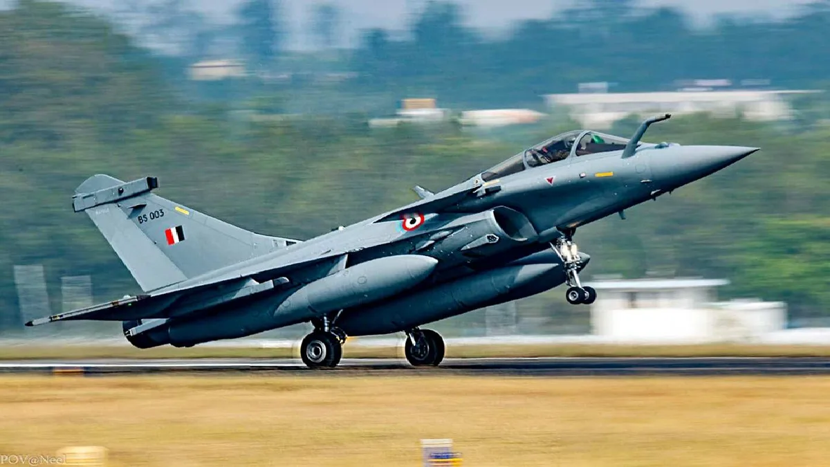 Fake News On Rafale Fighter: राफेल के बारे में फर्जी खबरें फैला रहे चीन और पाकिस्तान, फ्रांस के सूत्र का दावा- लड़ाकू विमानों की प्रतिष्ठा खराब करने के लिए किया जा रहा दुष्प्रचार