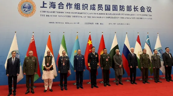 India Stance On Terrorism In SCO Meet: एससीओ की बैठक चीन ने पाकिस्तान के पक्ष में रची ये चाल, रक्षा मंत्री राजनाथ सिंह के सख्त रुख से हो गया नाकाम