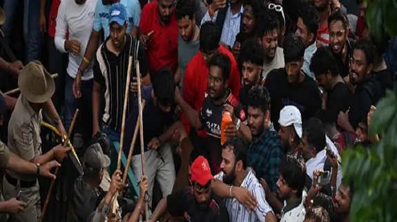 Chinnaswamy Stampede RCB Announces Compensation : चिन्नास्वामी स्टेडियम भगदड़ में मारे गए लोगों के परिजनों को आरसीबी देगी 10-10 लाख की आर्थिक सहायता