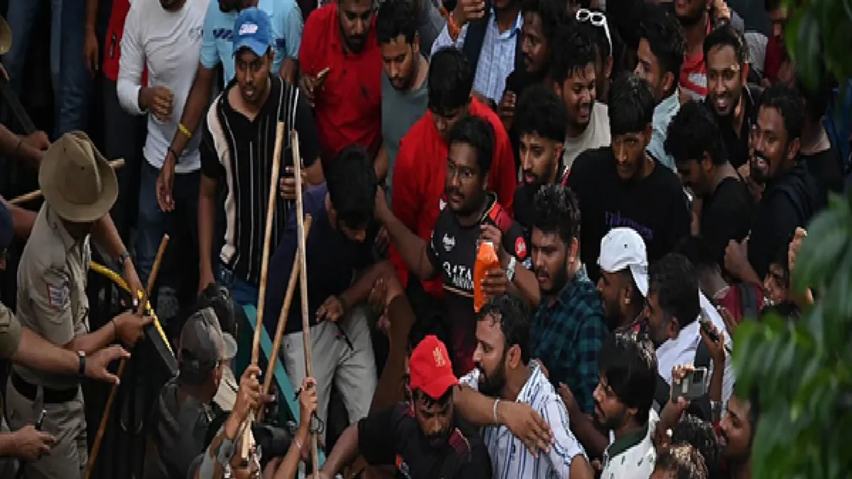 Chinnaswamy Stampede RCB Announces Compensation : चिन्नास्वामी स्टेडियम भगदड़ में मारे गए लोगों के परिजनों को आरसीबी देगी 10-10 लाख की आर्थिक सहायता
