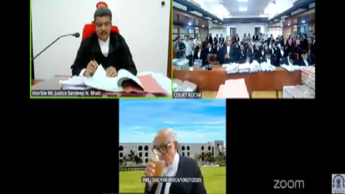 Video Of Advocate Sips Beer During Court Proceeding: गुजरात हाईकोर्ट की कार्यवाही के दौरान बीयर पीते दिखे वरिष्ठ वकील!, चलेगा अदालत की अवमानना का मामला, देखिए Video