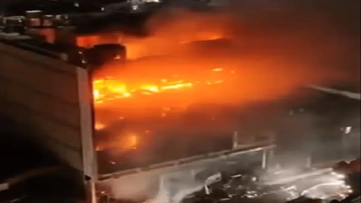 Massive Fire Breaks Out At Shopping Mall In Iraq : इराक के शॉपिंग मॉल में भीषण अग्निकांड, हर तरफ मची चीख पुकार, 50 लोग जिंदा जले
