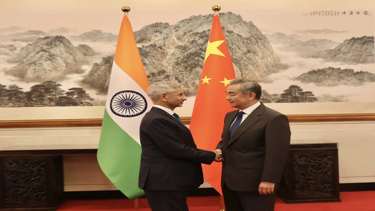 Foreign Minister Jaishankar Meets Chinese Counterpart Wang Yi : विदेश मंत्री जयशंकर पहुंचे बीजिंग, चीनी समकक्ष वांग यी के साथ कई मुद्दों पर हुई द्विपक्षीय वार्ता
