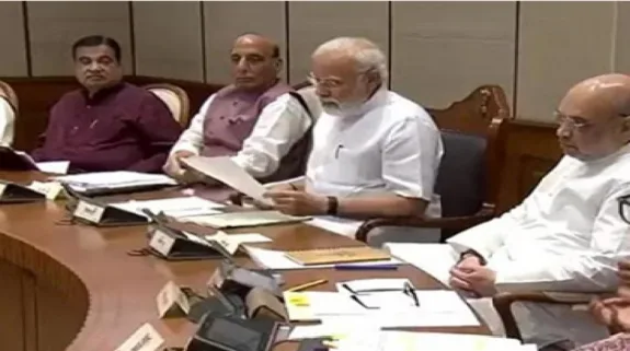 What Is Employment Linked Incentive Scheme In Hindi? : क्या है एंप्लॉयमेंट लिंक्ड इंसेंटिव स्कीम? मोदी कैबिनेट ने दी है मंजूरी, तीन अन्य बड़े फैसलों पर भी लगी मुहर