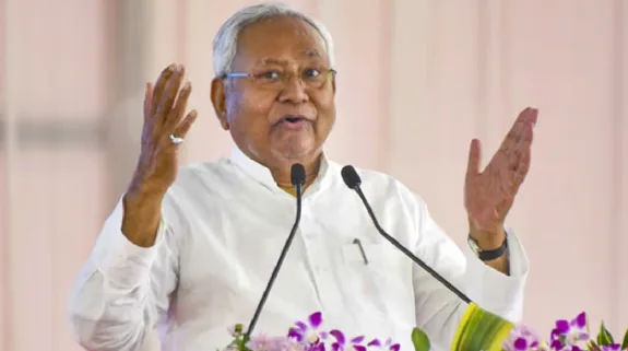 Nitish Kumar Cabinet Decision : बिहार में सरकारी नौकरियों में सिर्फ मूल निवासी महिलाओं को ही मिलेगा 35 फीसदी आरक्षण, नीतीश कुमार का बड़ा फैसला